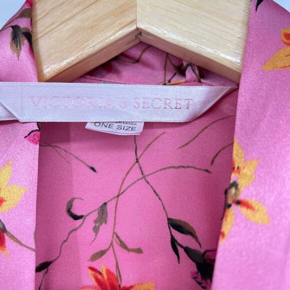 Victoria's Secret Pink Raspberry Floral One Size Satin Robe - Picture 3 of 7